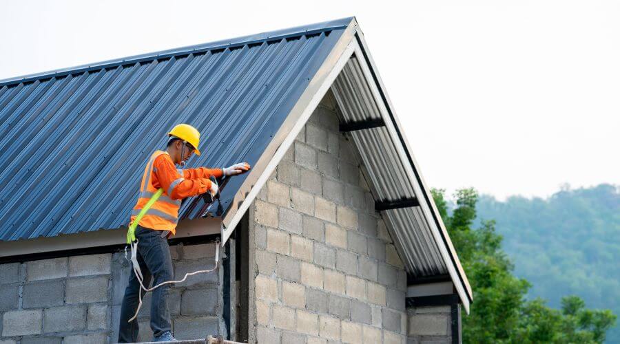 Professional gutter cleaning in Derry, PA